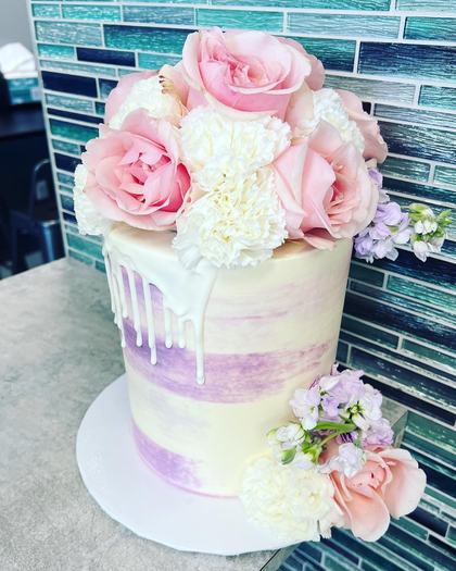 Ombre and garden roses, a cake made by Aya's Sweets